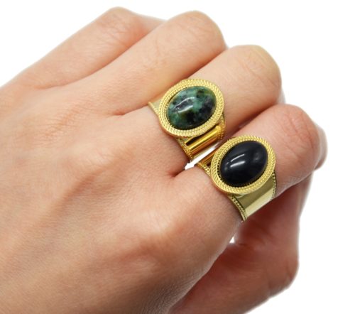 Bague-Manchette-avec-Pierre-Ovale-Contour-Acier-Dore