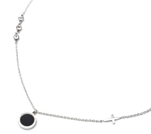 Collier-Pendentif-Cercle-Resine-Noire-et-Croix-Acier-Argente-avec-Pierres