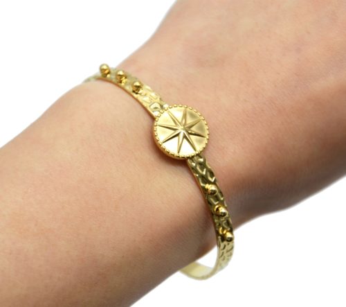 Bracelet-Jonc-Ouvert-Martele-Billes-et-Medaille-Etoile-Acier-Dore