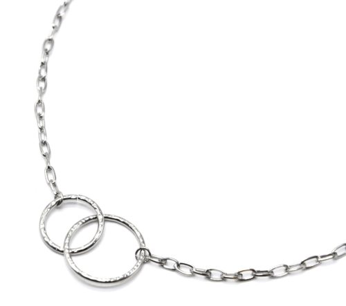 Collier-Chaine-Maillons-avec-Cercles-Entrelaces-Marteles-Acier-Argente