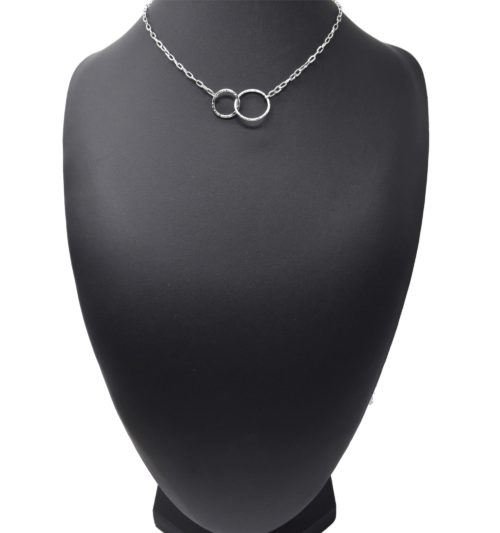 Collier-Chaine-Maillons-avec-Cercles-Entrelaces-Marteles-Acier-Argente