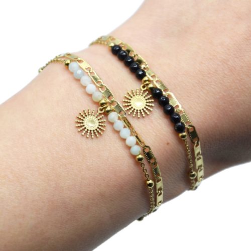 Bracelet-Double-Chaines-Maillons-Plats-Billes-avec-Soleil-Acier-Dore-et-Pierres