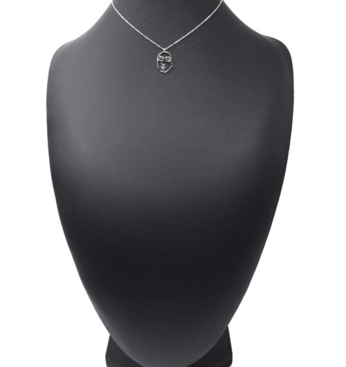 Collier-Fine-Chaine-Pendentif-Visage-Contour-Martele-Acier-Argente