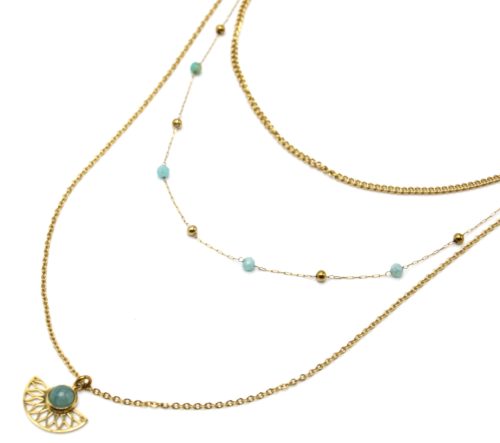 Collier-Triple-Chaines-Perles-Billes-avec-Demi-Rosace-Acier-Dore-et-Pierre-Verte