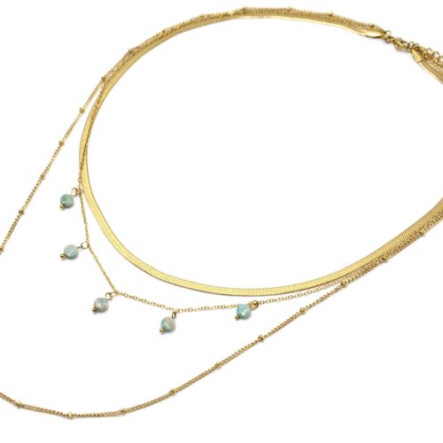 Collier-Triple-Chaines-Billes-Serpentine-avec-Medaille-Acier-Dore-et-Pierres-Vertes