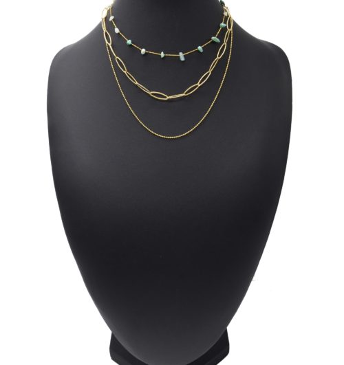 Collier-Triple-Chaines-Maillons-Larges-Billes-Acier-Dore-et-Pierres-Vertes