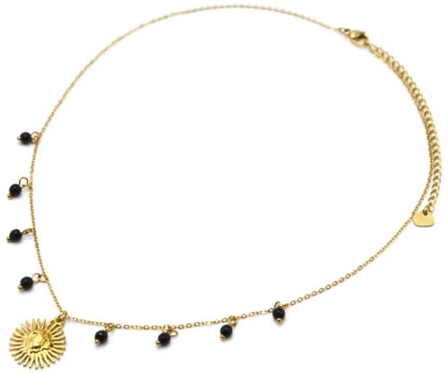 Collier-Fine-Chaine-avec-Soleil-Acier-Dore-et-Pierres-Noires