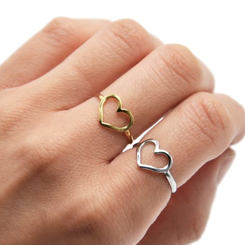 Bague-Fine-avec-Coeur-Contour-Acier