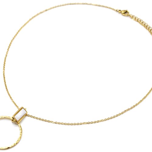 Collier-Fine-Chaine-avec-Pierre-Nacre-et-Cercle-Martele-Acier-Dore