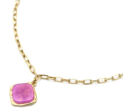 Collier-Chaine-Maillons-avec-Pierre-Carree-Mauve-Contour-Acier-Dore