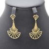 Boucles-dOreilles-Triangle-et-Multi-Evantails-Ajoures-Acier-Dore