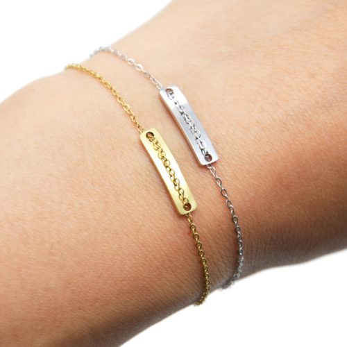 Bracelet-Fine-Chaine-avec-Medaille-Rectangle-Acier