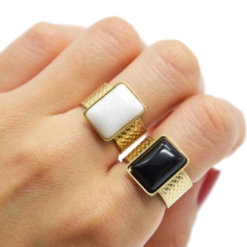 Bague-Large-Matelassee-Acier-Dore-avec-Pierre-Rectangle-Arrondi