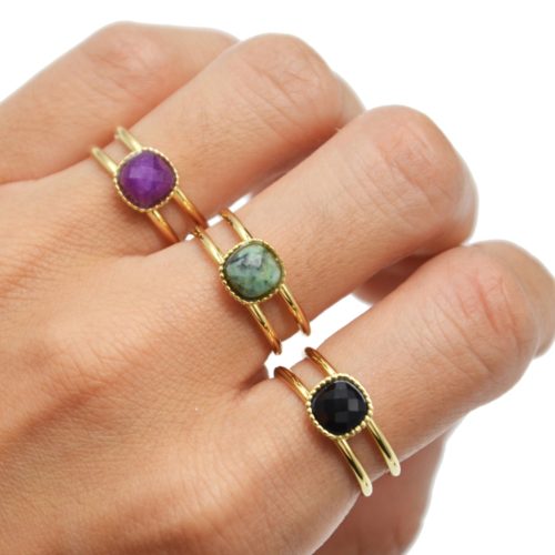 Bague-Double-Anneaux-Acier-Dore-avec-Pierre-Carree-Couleur