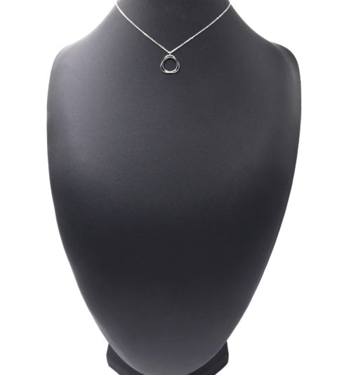 Collier-Fine-Chaine-avec-Triangle-Arrondi-Contour-Acier-Argente