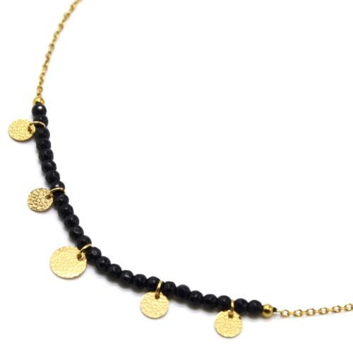 Collier-Fine-Chaine-avec-Pierres-Noires-et-Pampilles-Martelees-Acier-Dore