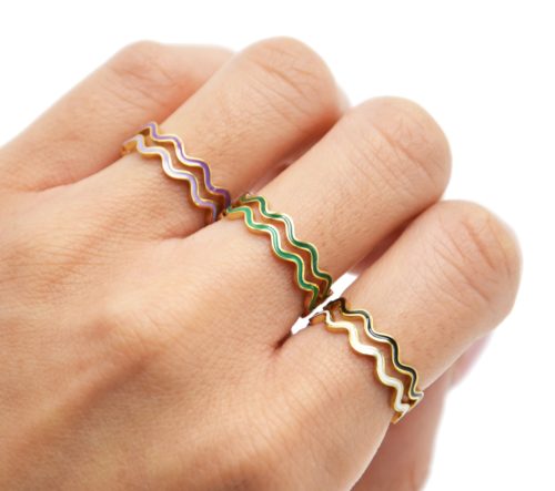 Bague-Anneau-avec-Double-Zigzag-Email-Couleur-Contour-Acier-Dore