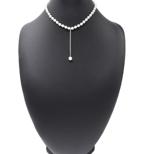 Collier-Perles-Blanches-et-Billes-Acier-Argente-avec-Pendentif-Y-Strass