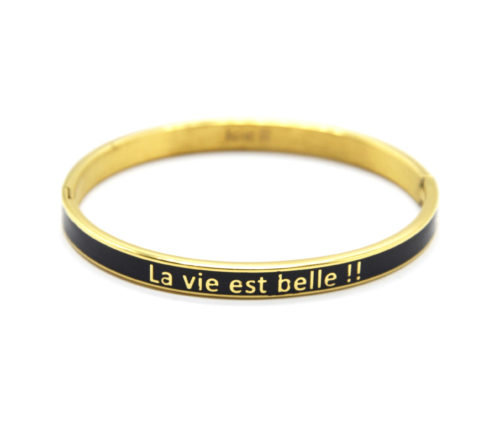 Bracelet-Jonc-Email-Noir-Contour-Acier-Dore-avec-Message-La-Vie-Est-Belle