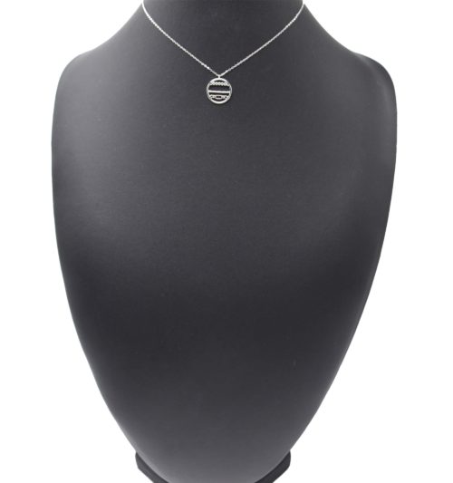 Collier-Chaine-Pendentif-Cercle-Billes-Acier-Argente-et-Rectangle-Email-Noir