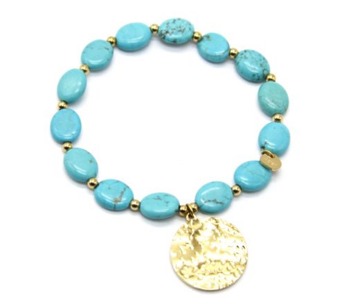 Bracelet-Pierres-Ovales-Turquoises-avec-Pampille-Medaille-Martelee-Acier-Dore