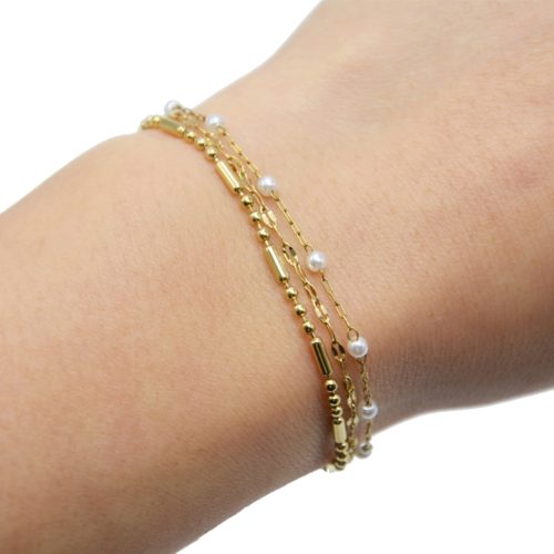 Bracelet-Triple-Chaines-Billes-Tubes-Maillons-Acier-Dore-et-Mini-Perles-Ecru