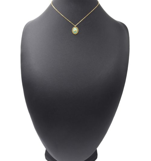 Collier-Fine-Chaine-Pendentif-Pierre-Ovale-Verte-Contour-Petales-et-Soleil-Acier-Dore