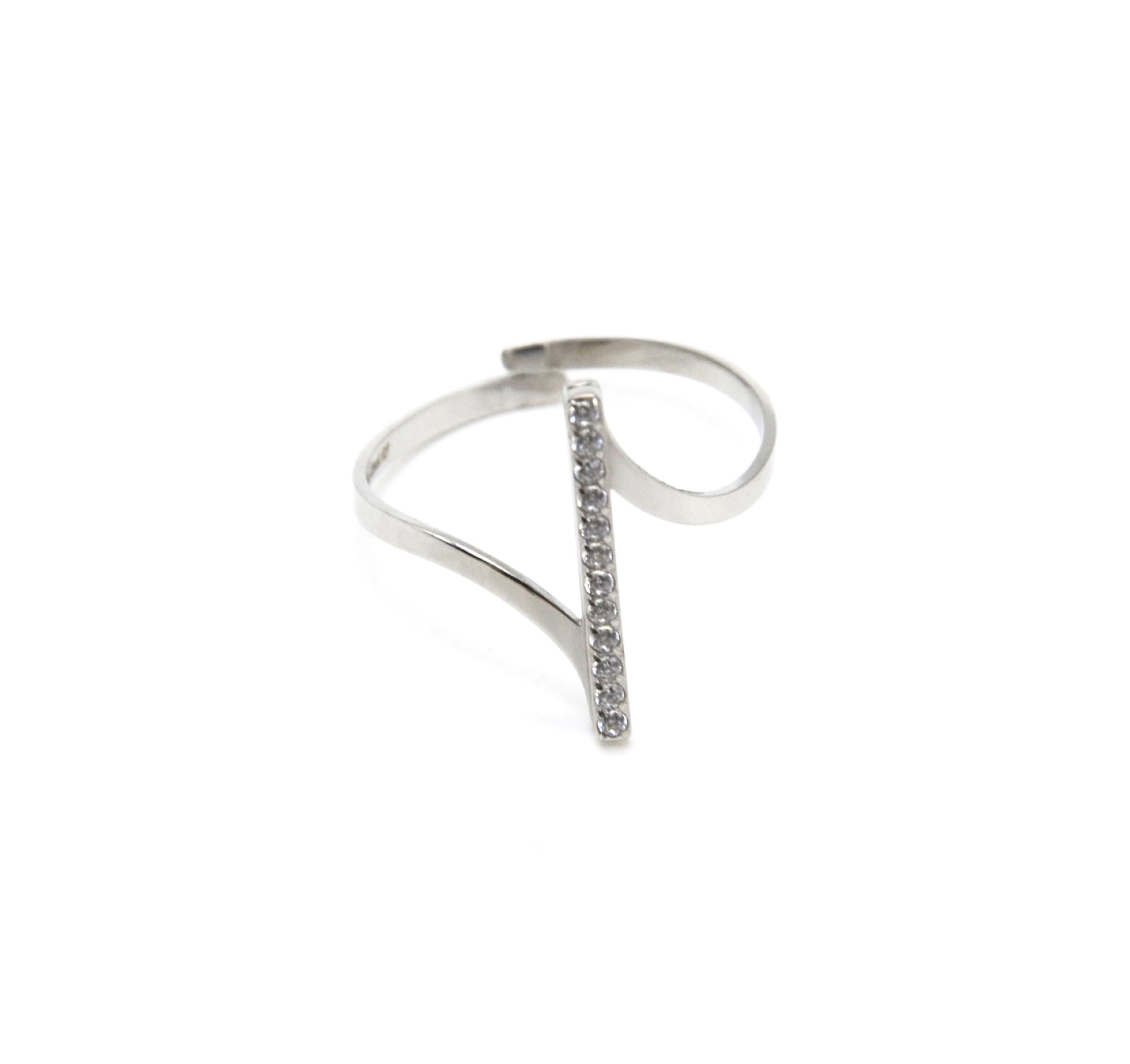 BG1762 Bague Anneau Asymetrique avec Barre Verticale Acier Argente et Strass