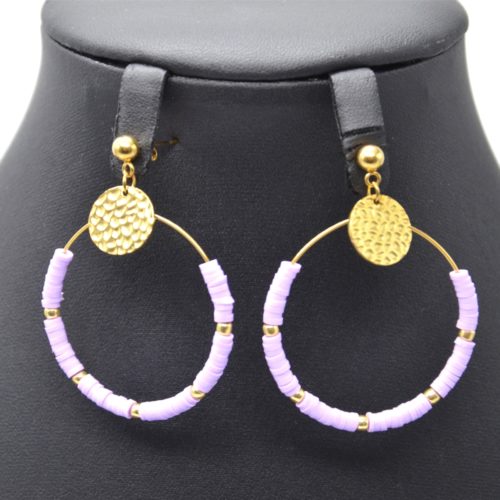 Boucles-dOreilles-Medaille-Martelee-Acier-Dore-et-Anneau-Perles-Lilas