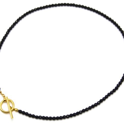 Collier-Pierres-Noires-avec-Fermoir-Cercle-et-Barre-Acier-Dore