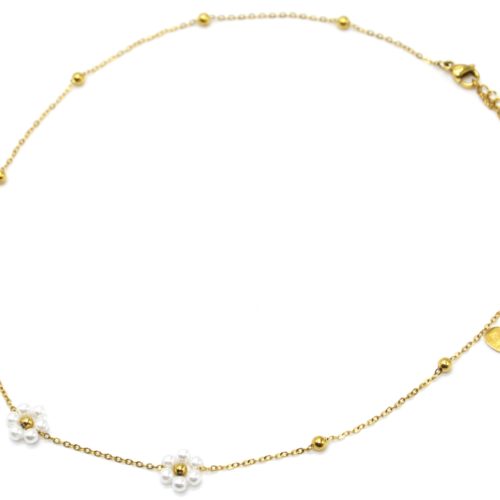 Collier-Fine-Chaine-Billes-Acier-Dore-avec-Fleurs-Perles-Blanches