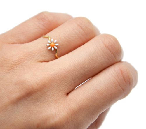 Bague-Anneau-Zigzag-Acier-Dore-et-Marguerite-Email-Blanc-Orange