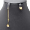 Lot-2-Boucles-dOreilles-Asymetriques-Fleur-et-Chaine-Acier-Dore