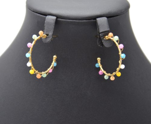 Boucles-dOreilles-Creoles-Martelees-Acier-Dore-avec-Pierres-Multicolores