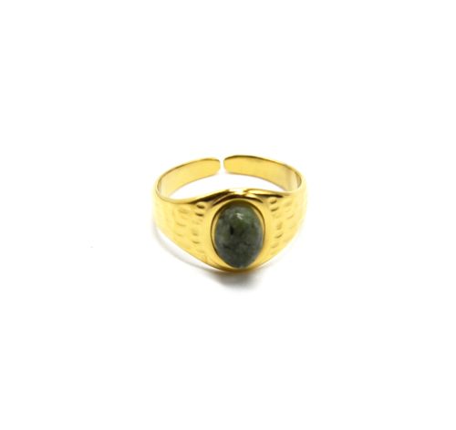 Bague-Chevaliere-Martelee-Acier-Dore-avec-Pierre-Ovale-Verte