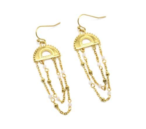 Boucles-dOreilles-Demi-Cercle-Acier-Dore-et-Chaines-Mini-Perles-Email-Blanc