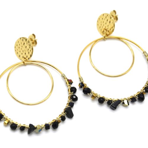 Boucles-dOreilles-Medaille-Martelee-Acier-Dore-et-Cercles-Pierres-Noires