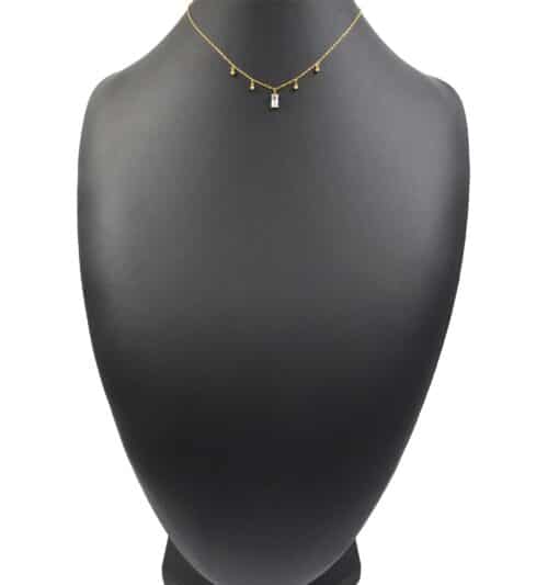 Collier-Fine-Chaine-avec-Billes-Acier-Dore-et-Pierre-Rectangle