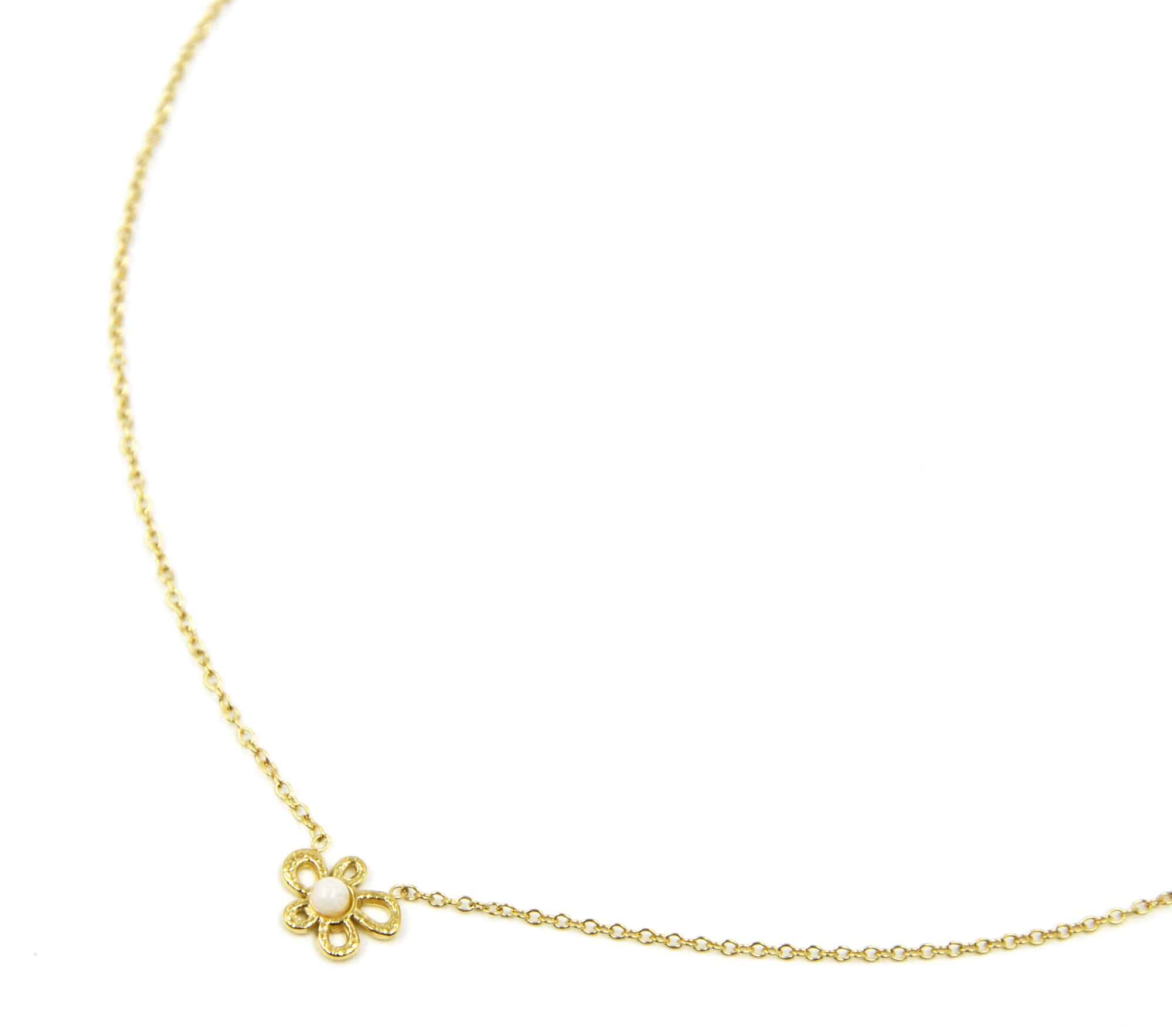 Collier-Pendentif-Fleur-Contour-Acier-Dore-et-Pierre-Blanche